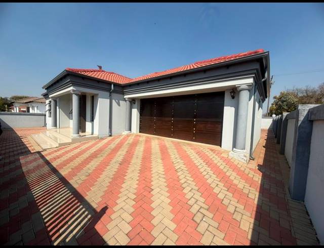 4 BEDROOM HOUSE FOR SALE IN CLARINA
